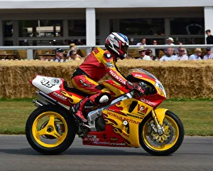 CM28 8656 Paul Ashton, Honda RC45