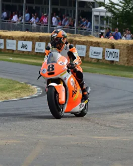 CM28 8811 Gino Rea, Suter-Honda Moto2