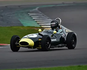 CM29 8125 Ian Robinson, Lola Mk2