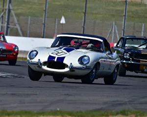 CM31 0028 Gregor Fisken, Patrick Blakeney-Edwards, Sam Hancock, Jaguar E-Type CM31 0028 Gregor Fisken, Patrick Blakeney-Edwards, Sam Hancock, Jaguar E-Type