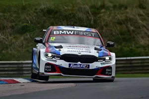 CM32 8350 Stephen Jelley, BMW 330e M Sport