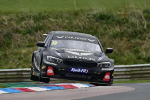 CM32 8399 Adam Morgan, BMW 330e M Sport
