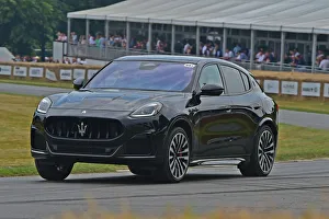 First Glance Prints: CM33 4642 Maserati Grecale Trofeo
