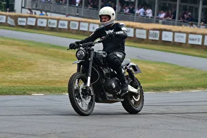 CM33 4681 Triumph Scrambler 1200 Bond Limited edition