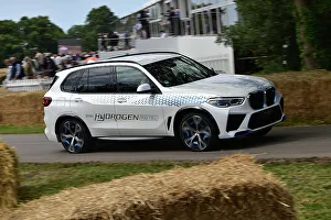 Motor Bikes Prints: CM35 1048 BMW iX5 Hydrogen