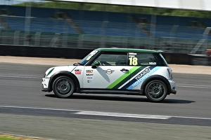 CM35_8984 William Lynch, MINI Coopers R53.jpg