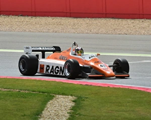 CM9 4420 Neil Glover, Arrows A5