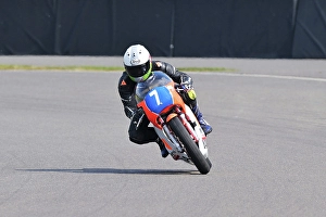 CZ1_8927 Alex Sinclair, Yamaha TZ350.jpg