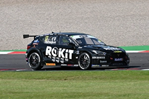 Dexter Patterson Prints: CZ2_2246 Dexter Patterson, Cupra Leon, ROKiT Racing with Un-Limited Motorsport.jpg