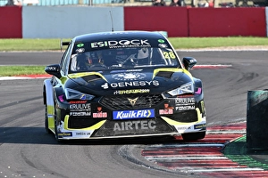 CZ2_2878 Nicolas Hamilton, Cupra Leon, Powder Monkey Brewing Co with Esidock.jpg