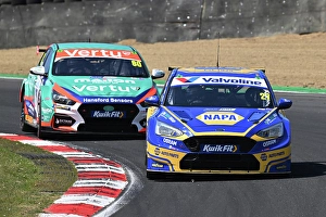 CZ2_4515 Dan Cammish, Ford Focus ST, NAPA Racing UK.jpg