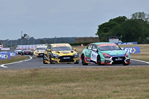 CZ2_5854 Tom Ingram, Hyundai i30N, Team Vertu, Ashley Sutton, Ford Focus ST, NAPA Racing UK.jpg
