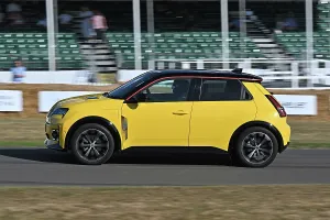 Manufacturer Experiential Run Prints: CZ3_2046 Renault R5.jpg