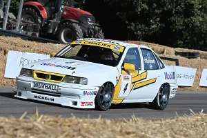 Ultimate Touring Cars Prints: CZ3_3495 Chris Rowe, Vauxhall Cavalier.jpg