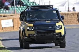 First Glance Prints: CZ3_4295 Land Rover Defender Trophy Edition.jpg