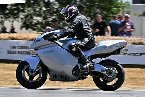 The Winning Formula - Runners And Riders Prints: CZ3_4902 Allen Millyard, Norton Nemesis V8.jpg