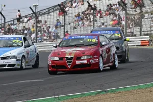 Prints of Steve Godfrey, Alfa Romeo GT, Hitek Alfa Romeo and Italian Intermarque Championship, Festival Italia, two 20 minute races Festival Italia Brands Hatch August 2025 Prints: CZ3_5885 Steve Godfrey, Alfa Romeo GT.jpg