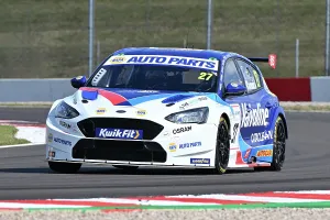 CZ4_0668 Dan Cammish, Ford Focus ST, NAPA Racing UK.jpg