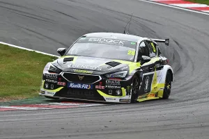 CZ4_1387 Nicolas Hamilton, Cupra Leon, Powder Monkey Brewing Co with Esidock.jpg