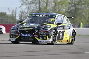 Round 25 Prints: CZ4_9216 Nicolas Hamilton, Cupra Leon, Powder Monkey Brewing Co with Esidock.jpg