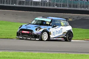 CZ4_9403 Archie Johnson, Jamsport Racing UK, MINI JCW F56.jpg
